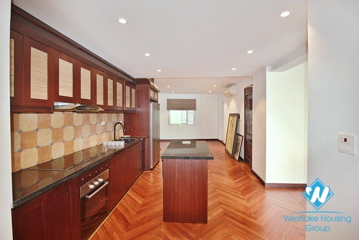 A lake view newly renovated 3 bedroom apartment for rent in Tu hoa
